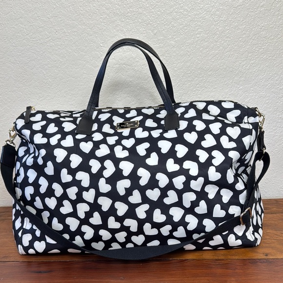 kate spade Handbags - Kate Spades Stylish Black and White Heart Pattern Women's Bag